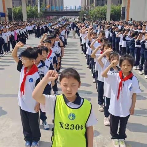 校园生活掠影：仪式、成长与安全同行——x2306第十周爱心播报