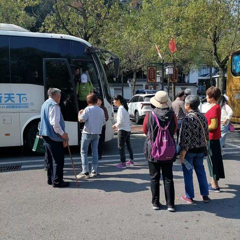 “缅怀革命先烈，牢记初心使命”主题党日活动