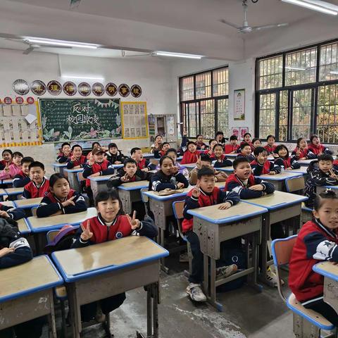 宁远县莲花小学三年级(5)班“探索自然，走进科学”紫霞岩自然科普研学活动