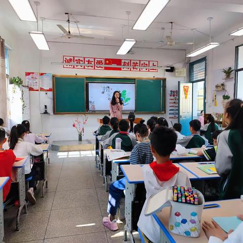 “巧手绘书签  方寸溢书香”———第三小学美术公开课