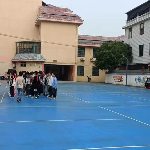 逸夫小学教研活动：推门听课——体育与健康课