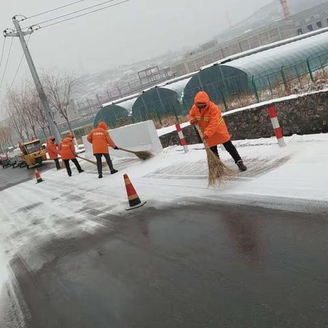 迎雪而行｜ 全县路长齐动员  为民清扫安全路