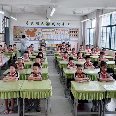 方寸之间藏天地 陋室无言皆育人——广丰区实验小学缔造“完美教室”绽放育人新活力