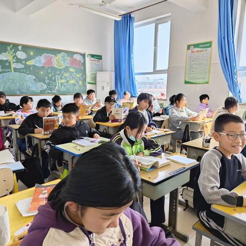 好书与我同行——木庄小学五年级读书进行中