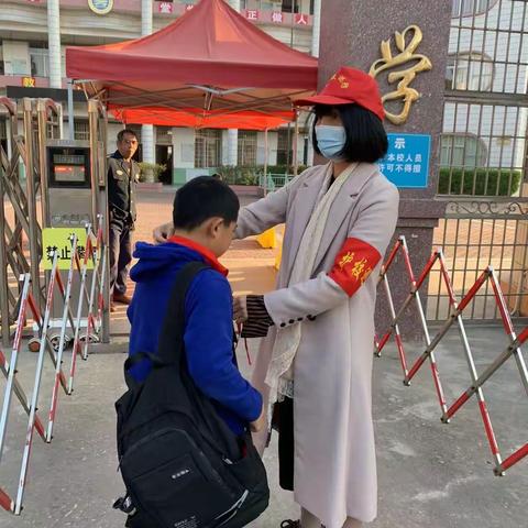 【坚持“一日十大常规”，规范学校管理】——漳州市龙海区紫泥镇紫泥小学