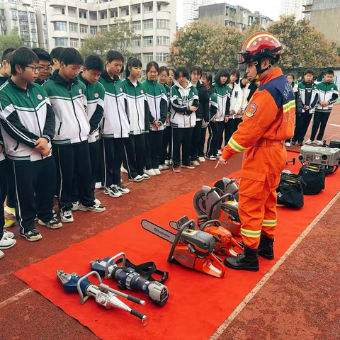 全民消防，警钟长鸣——钢城十二中举行消防疏散演练