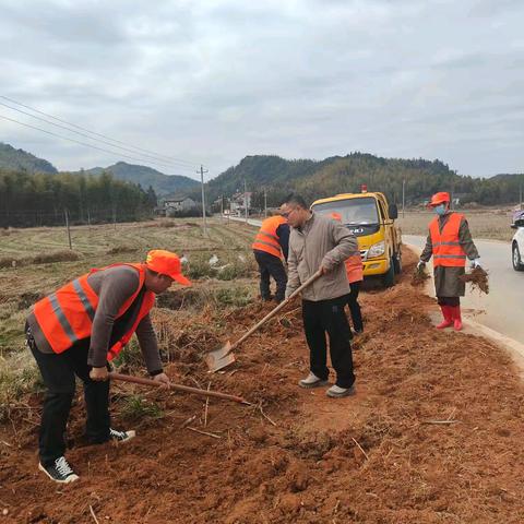 崇仁公路分中心开展“新春慰问至道班•暖心关怀鼓干劲‘’活动