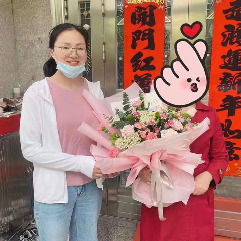 工行太和人民路支行“鲜花献母亲，传递感恩心”活动