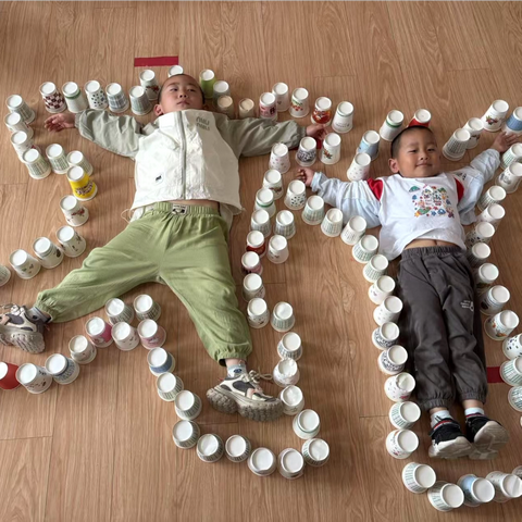 【课程故事】小纸杯，大乐趣——富平县富丹友谊幼儿园小四班