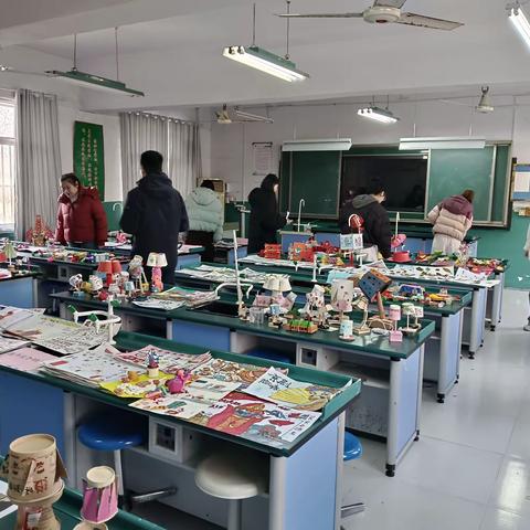 多彩作业展精粹 学期新始续华章——阳谷县实验小学举行假期科学作业检评活动