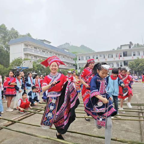 “潮聚三月三、相约在广福”               一一永福县广福小学庆祝“广西三月三”系列活动