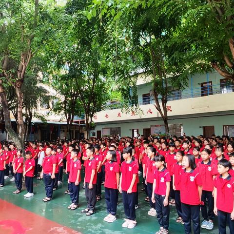 三亚和平学校举行“中国少年先锋队建队日”活动