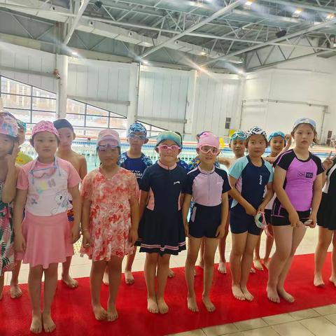 “泳”往直前，快乐成长 ——集宁区第二实验小学学生畅游乌兰察布市游泳馆