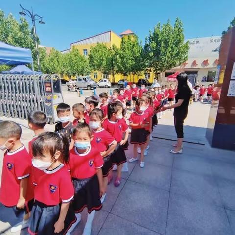 走进小学  快乐向未来——向阳幼儿园与中捷友谊小学幼小衔接活动