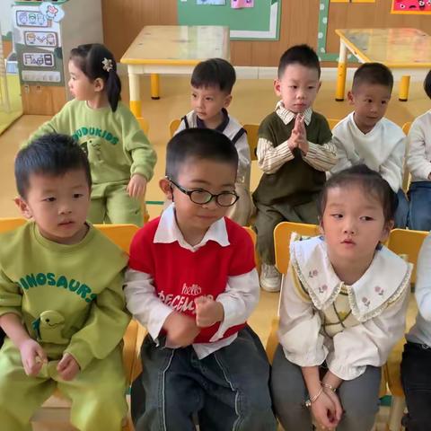 万象润禾幼儿园 ——小一班第十周生活花絮