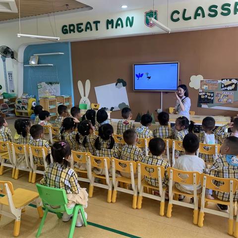 万象润禾幼儿园 ——小一班第十一周生活花絮