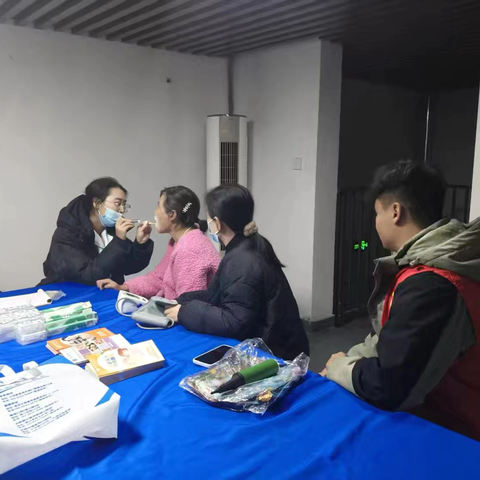 王舍人街道管鲍大街社区筹备组开展口腔义诊延时服务活动