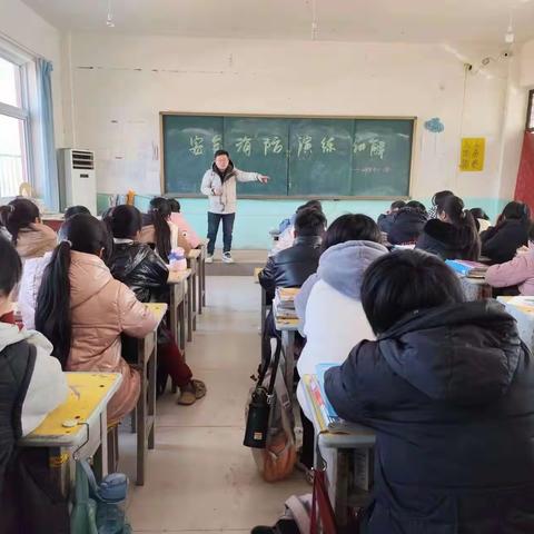 以“演”筑防 以“练”护航——王村乡中心小学防火疏散演练活动