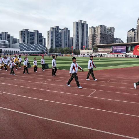 冲锋号角随风起 运动健儿志高扬                  ——路南区第二实验小学捷报