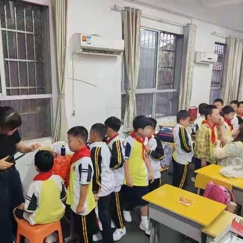 谭家塅小学“红领巾爱祖国，经典润童心阅读向未来”少先队仪式暨庆“六一”文艺汇演