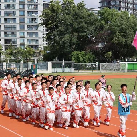 感恩遇见！我们703班是最棒的！