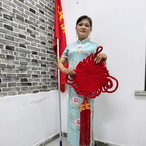 旗袍雅韵贺佳节：文艺活动喜庆上演