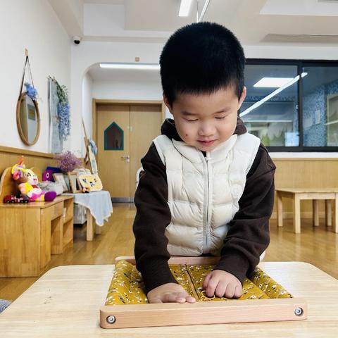 香港成才国际幼儿园托二班第十二周活动回顾与下周预告