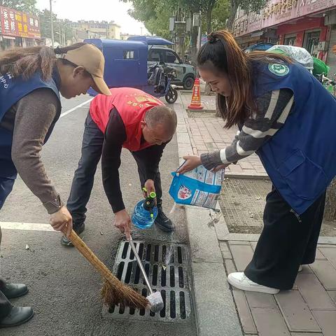 永丰社区——“清理街边雨篦，扮靓生活环境”主题活动