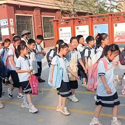 以护学之暖，聚共治之力，映文明之光