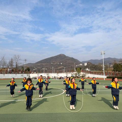 悦动青春，“绳”彩飞扬——蜀河镇中心学校跳绳社团