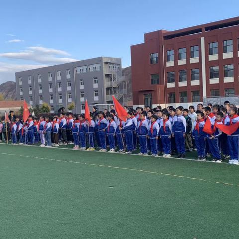 争做新时代好队员——同兴小学建队日系列活动