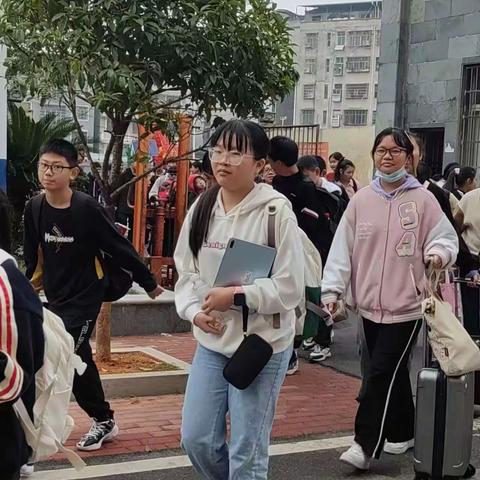 （黎峻熙）七（13）班，快乐于行，研学于心——隽水中学研学旅行