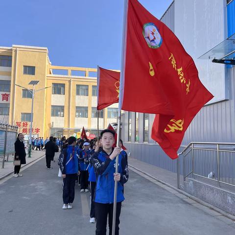 康保县北关小学“缅怀革命先烈，传承红色基因”清明节远足扫墓活动