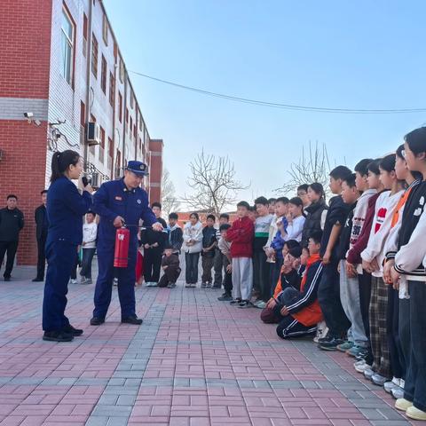 防灾减灾   地震演练 ——大屯乡中心小学联合多部门开展防灾减灾科普教育活动