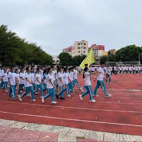 课堂展风采，磨练促成长——记道德与法治实习教师第一次公开课