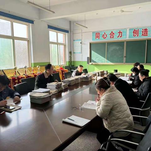 侯马市教科局教研室专项检查教育教学工作