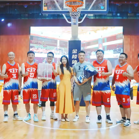 孩子你看，山顶的风吹来了