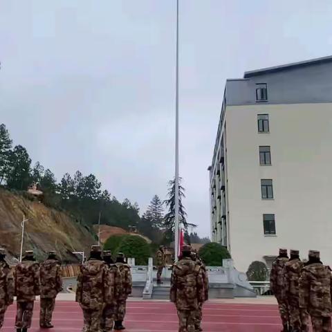 井冈山市旅游中等专业学校隆重举行本学期第十七周升旗仪式