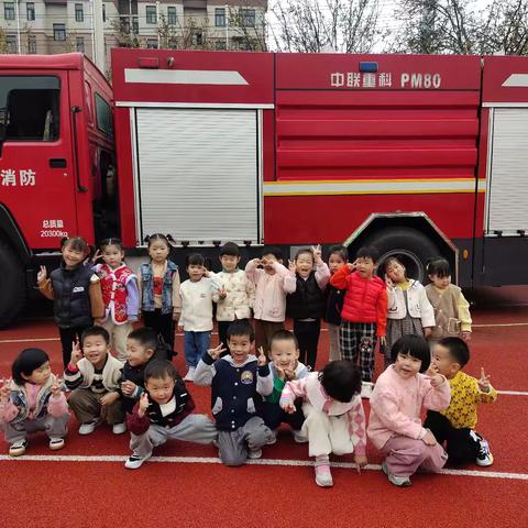 初冬暖阳，向美而行——诸城市东武小学附属幼儿园小一班一周精彩回顾