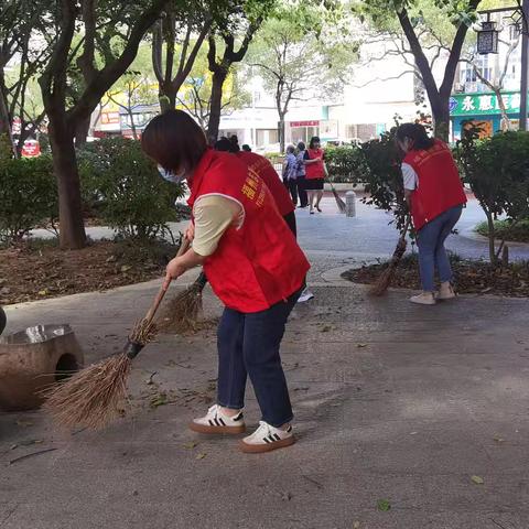 东湖社区开展爱国卫生清洁家园活动