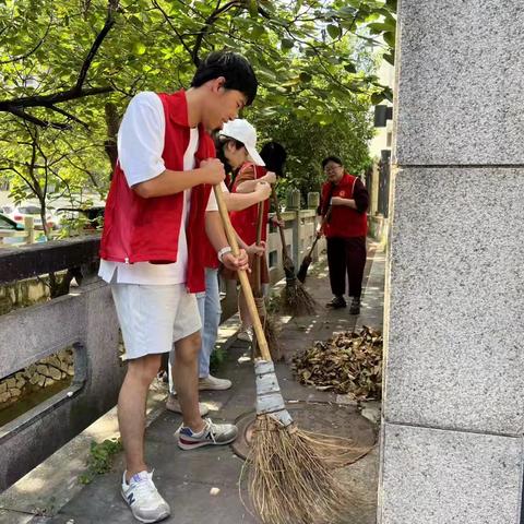 社区开展爱国卫生运动暨“护河爱水、清洁家园”专项志愿服