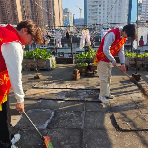 开展“护河爱水、清洁家园”志愿服务活动