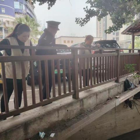 温泉街道东湖社区联合辖区警务室开展河道巡查