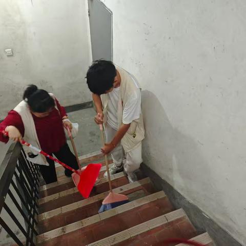 东湖社区开展“护河爱水 清洁家园”活动