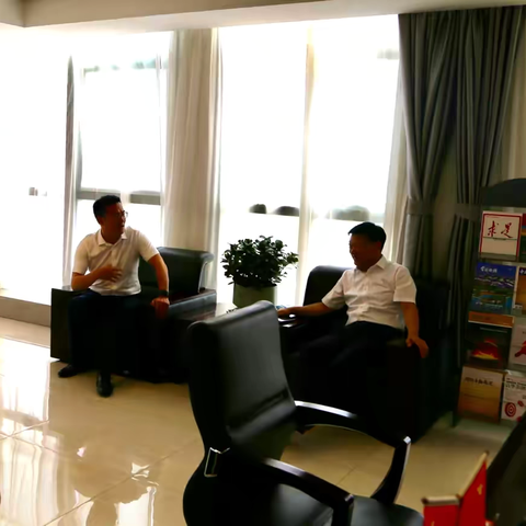 人保健康新疆分公司与乌鲁木齐银行共商银保合作新机遇