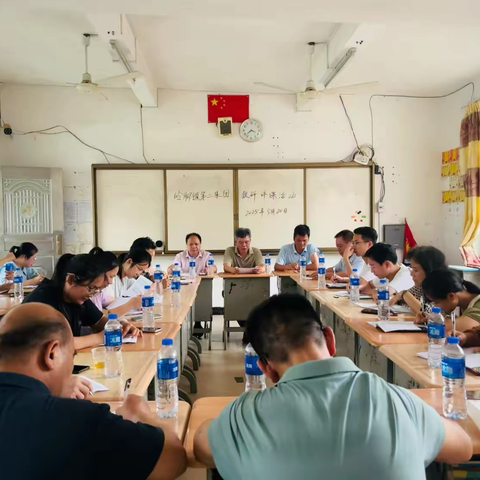 教学与管理的交融——岭脚镇第二集团教研活动