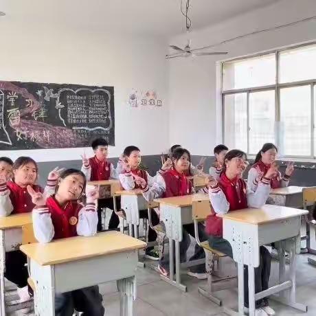 律动课桌舞 活力满校园——蓼南南阳坂小学开展课桌舞比赛活动