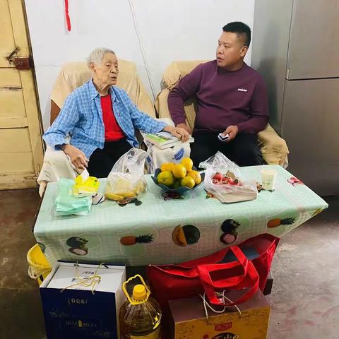 “重阳”慰问老干部，浓浓关怀暖人心