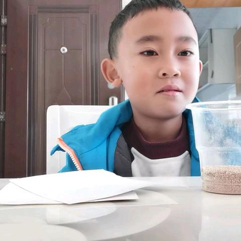 二（3）班邓多皓《手指阅读》