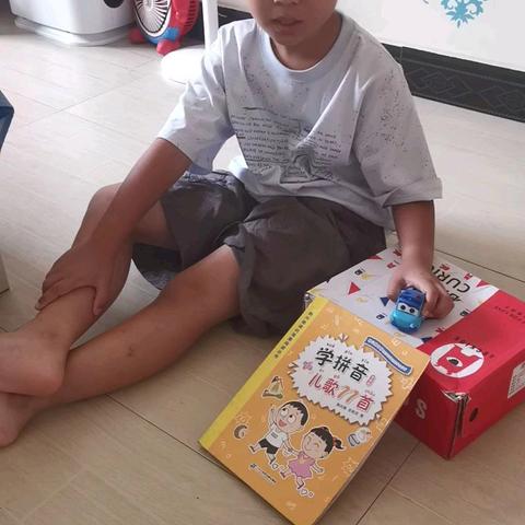 三（3）班邓多皓 《不同路面上的小车运动》